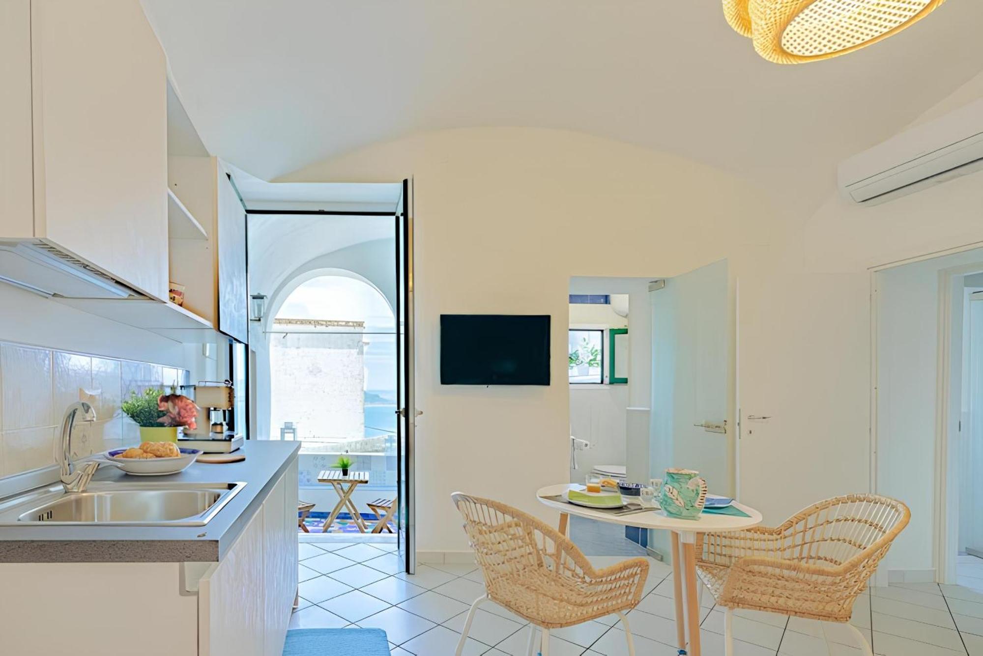 Raito Guest House - Amalfi Coast Vietri Екстериор снимка